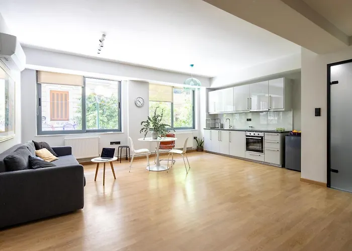 Bright 2Bdr Apartment Downtown Exarcheia!