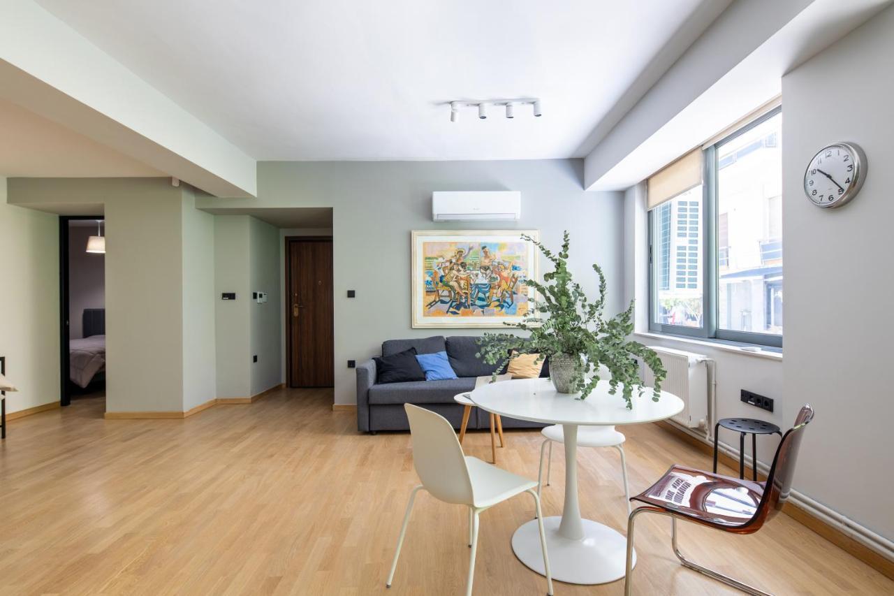 Apartment Bright 2bdr Downtown Exarcheia! *