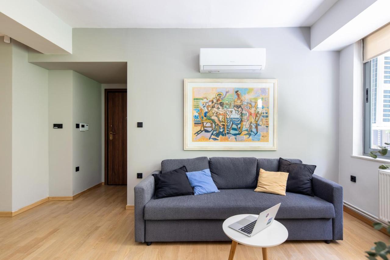 Apartment Bright 2bdr Downtown Exarcheia!